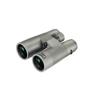 Ďalekohľad Delta Optical Chase 8x42 ED s pokročilou optikou ED, širokouhlou optickou sústavou a strieborným povlakom na hranoloch BaK-4, vhodný na turistiku a poľovníctvo, s vodotesným a odolným telom.