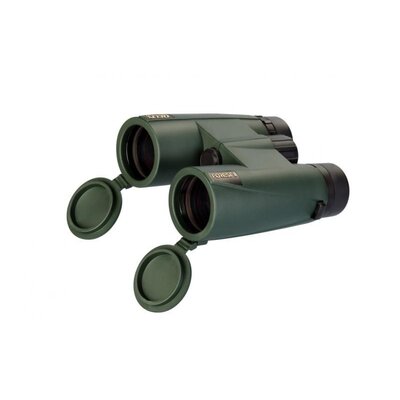 Ďalekohľad Delta Optical Forest II 8x42 so zelenou pogumovanou konštrukciou a otvorenými krytmi objektívu.