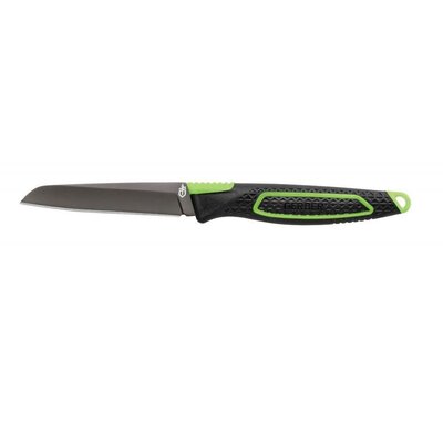 Pevný nôž GERBER FREESCAPE PARING KNIFE s čiernou textúrovanou gumenou rukoväťou a čepeľou z ocele 7Cr17MoV. Nôž má full tang konštrukciu a je vhodný na krájanie zeleniny v táborovej kuchyni.